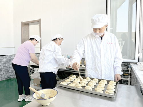 制造业发展群众双收益生活方式餐饮服务协同推进 解读工厂建在家门口产业与就业分配繁荣阶段